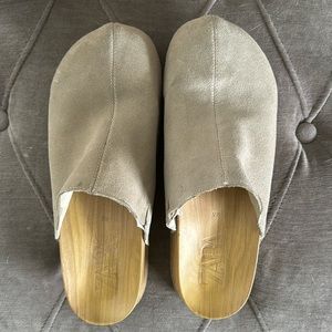 Zara clogs beige size 40